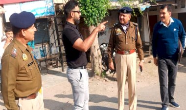 जिला निर्वाचन अधिकारी ने पंजाब से सटे सीमांत क्षेत्रों का किया दौरा, चुनावों के नजरिये से जांची व्यवस्था