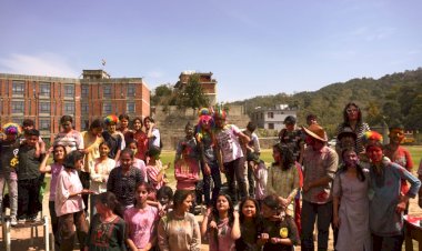 अरिहंत में मची होली उत्सव की धूम