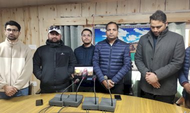 जिला निर्वाचन अधिकारी एवं उपायुक्त राहुल कुमार ने किया मतदाता जागरूकता गीत का विमोचन