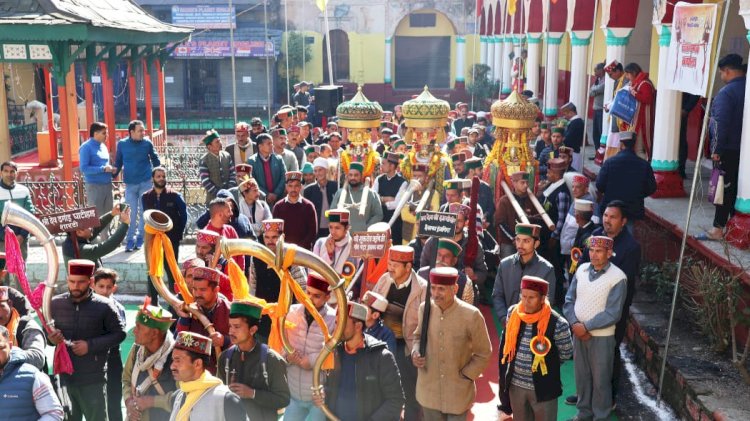 मंडी शिवरात्रि मेले की निकली लघु जलेब, बाबा भूतनाथ को दिया शिवरात्रि मेले का न्योता