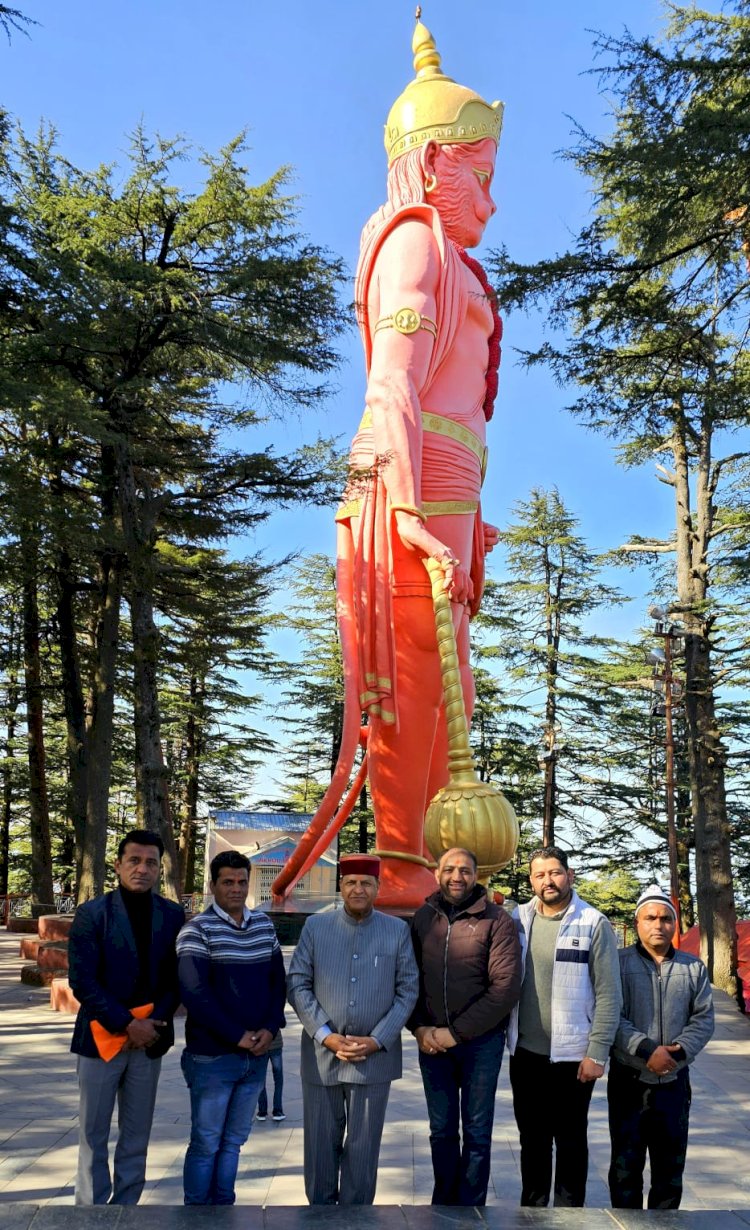 डॉ बिंदल ने शिमला के प्रसिद्ध जाखू मंदिर में शीश नवाया