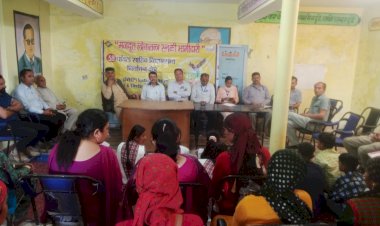 स्वीप टीम ने पांवटा साहिब की बनौर पंचायत में समझाया वोट का महत्व