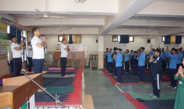 अच्छे  स्वास्थ्य के लिए योग जरूरी है वैसे ही स्वस्थ लोकतंत्र के लिए मतदान जरूरी है : ओम कांत ठाकुर