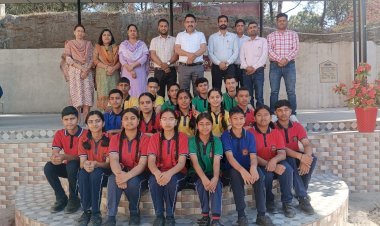 चित्रों एवं कविताओं के माध्यम से विद्यार्थियों ने बताए विकसित भारत के भाव