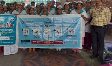 आरसेटी के अधिकारियों ने महिलाओं को बताया मतदान का महत्व