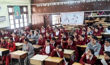 लक्कड़ बाजार स्कूल में चलाया मतदाता जागरूकता अभियान