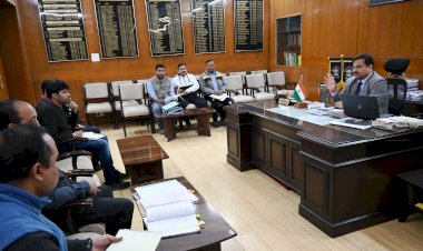 उपायुक्त की अध्यक्षता में मैसर्स सैमन इंफ्राकॉर्प के साथ बैठक आयोजित