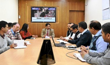 लोकसभा चुनाव को लेकर मतदान कर्मियों की पहली रेंडमाइजेशन का आयोजन