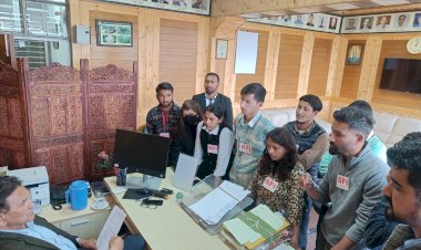 एसएफआई ने हिमाचल प्रदेश विश्वविद्यालय में अपने चहेतों को भरने के लिए Ph.d में हुई धांधली के खिलाफ कार्रवाई करने के लिए ज्ञापन सौंपा