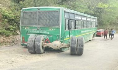 बस का चलते-चलते पिछले टायरों का पूरा हिस्सा खुला, टला बड़ा हादसा