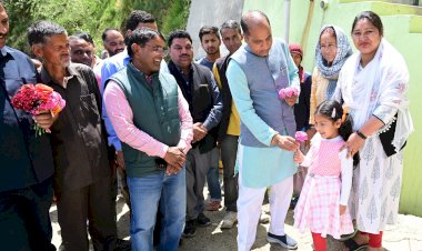 नेता प्रतिपक्ष ने सिराज विधान सभा क्षेत्र के विभिन्न पंचायतों का दौरा किया