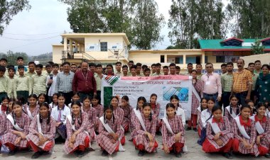 लोकतंत्र की मज़बूती के लिए सभी लोगों की निर्वाचन में सहभागिता आवश्यक