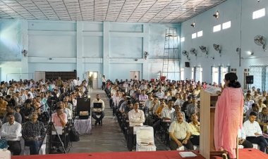 ईवीएम और वीवीपैट को लेकर 817 पोलिंग ऑफिसर्स को दी ट्रेनिंग, चुनाव की बारीकियां से करवाया अवगत