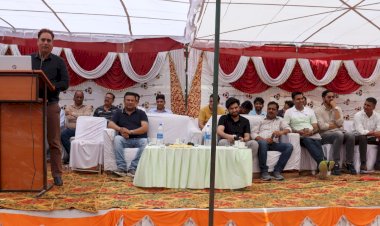 लोकतंत्र के महापर्व में उत्साहपूर्वक चुनावी डियुटी में भाग लें अधिकारी और कर्मचारी  : सलीम आजम