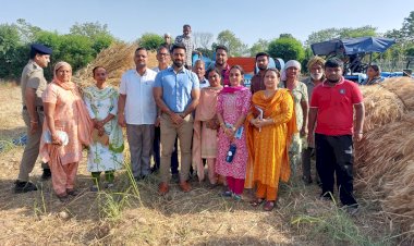 ...एक किसान से किए वादे को निभाने खेतों में पहुंचे डीसी जतिन लाल