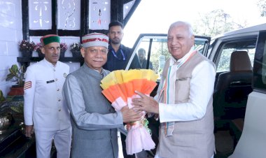 आरिफ मोहम्मद खान ने राज्यपाल शिव प्रताप शुक्ल से भेंट की