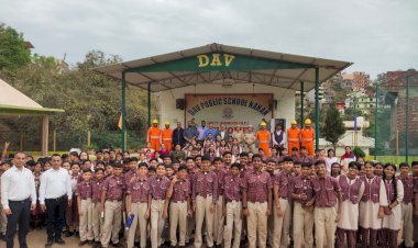 नाहन के डी.ए.वी.पब्लिक स्कूल नाहन में आपातकालीन नंबरों के बारे में बच्चों को किया गया प्रशिक्षित