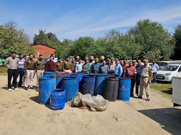 पंजाब के आबकारी विभाग के साथ संयुक्त कार्रवाई में, 32 हजार बल्क लीटर अवैध शराब पकड़ी,अवैध शराब की 10 भ_ियों पर भी कारवाई