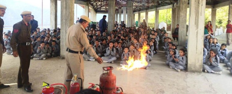 1905 में कांगड़ा में आई भीषण भूकंप त्रादसी की वर्षगांठ पर शिमला के विभिन्न स्थानों पर आयोजित की मॉक ड्रिल