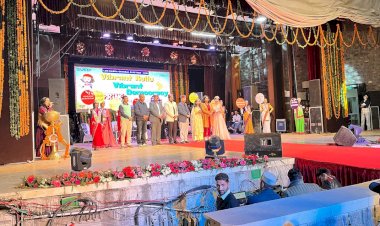 पीपल जातर मेले में स्प्रिंग क्वीन प्रतिभागियों ने कैटवॉक कर मतदान का दिया संदेश।