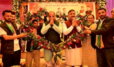 देशवासी सिर्फ़ नरेन्द्र मोदी को ही प्रधानमंत्री बनाने के लिए उत्सुक है: जयराम ठाकुर