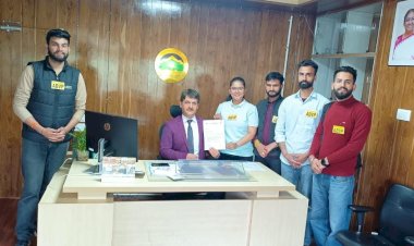 विश्वविद्यालय में बढ़ते हुए नशे पर लगाई जाए रोक, विभिन्न मांगो को लेकर एबीवीपी ने प्रति कुलपति को सौंपा ज्ञापन