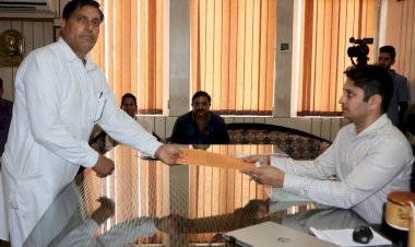 मंडी संसदीय क्षेत्र से अब तक 7 नामांकन दाखिल, आज 2 उम्मीदवारों ने भरा अपना नामांकन पत्र