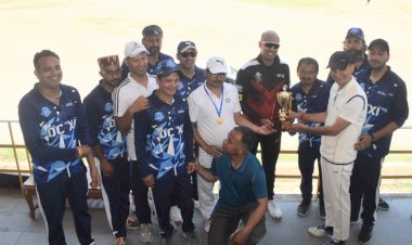 स्वीप  के तहत आयोजित क्रिकेट मैच में वन विभाग ने डीसी इलेवन को 7 रनों से हराया