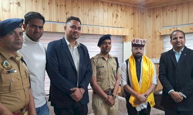 केलांग में सामान्य पर्यवेक्षक विनीत नंदनवर ने चुनाव प्रबंधों का लिया जायजा