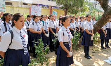 कारमल कॉन्वेंट स्कूल के छात्रों  ने पर्यावरण रैली का किया आयोजन