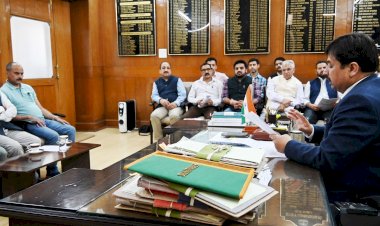 रिटर्निंग अधिकारी ने प्रत्याशियों के चुनाव एजेंट के साथ बैठक कर दी चुनावी प्रक्रिया की जानकारी