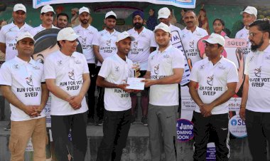 सगे भाईयों रमेश कुमार और नागेन्द्र पाल ने जीती रन फॉर वोट मंडी मैराथन