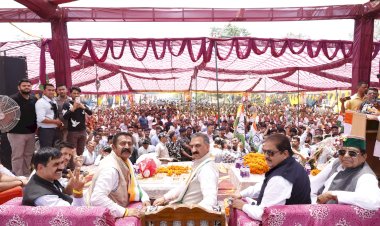 दर्जी के पास ही पड़ा रहेगा जयराम का नया काला कोट, दिन में सपने देखना छोड़ें : मुख्यमंत्री