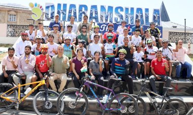 धर्मशाला में साइक्लोथाॅन के साथ दिया मतदान का संदेश