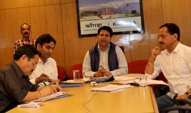 सामान्य पर्यवेक्षक ने मतगणना केंद्रों की सीलिंग प्रक्रिया को लेकर की बैठक, अधिकारियों को दिए जरूरी टिप्स