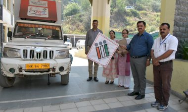 ज़िला  निर्वाचन अधिकारी ने एल.ई.डी. मतदाता जागरूकता वाहन किया रवाना