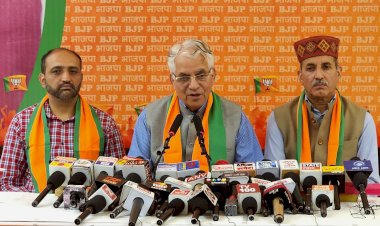 प्रदेश  में धधक रहे जंगल, सरकार चुनावों में व्यस्त : सुरेश भारद्वाज