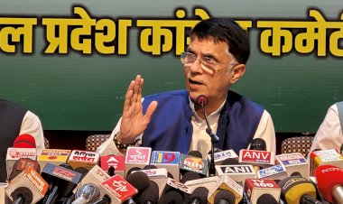 केंद्र में यदि कांग्रेस की बनी सरकार तो पत्रकारों की  सुरक्षा व पेंशन के लिये बनाई जाएगी नई नीति ,हिमाचल के पत्रकारों को भी मिलेगी पेंशन :  पवन खेड़ा