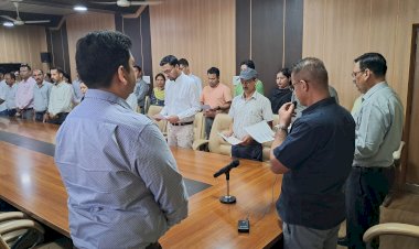 उपायुक्त ने मतदान की शपथ दिलवाई