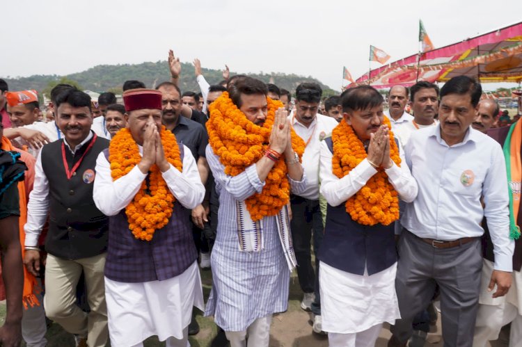 कांग्रेस का शीर्ष से लेकर स्थानीय नेतृत्व तक हार से डरा हुआ : अनुराग ठाकुर