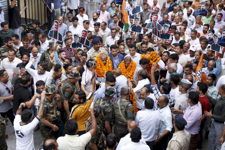 आनंद शर्मा का इंडी गठबंधन सरकार में मंत्री पद तय....  सम्मान के नहीं, ब्रीफ़केस में रखे सामान के भूखे थे दागीः मुख्यमंत्री