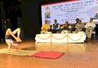 शारीरिक कसरत से कहीं ज्यादा एक गहन दर्शन है योगः शुक्ल राज्यपाल ने योग पर आधारित संगोष्ठी का किया शुभारंभ