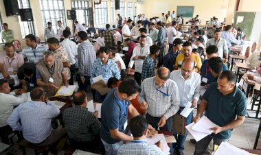 मतदान के पश्चात स्टेट लेवल क्लीयरिंग सेंटर में पोस्टल बैलट का पुनः आदान-प्रदान