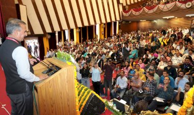 मुख्यमंत्री ने ‘इंदिराज हिमाचल-टूवर्ड्ज़ न्यू फ्रंटियर्ज’ प्रदर्शनी का शुभारम्भ किया