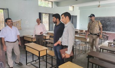 निर्वाचन आयोग के पर्यवेक्षकों ने किया निरीक्षण, मतदान केंद्रों का भी किया दौरा