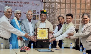 कवि-आलोचक गणेश गनी को ओकार्ड साहित्य सम्मान.... कविता रोटी नहीं सुकून देती है - प्रो. कुमार कृष्ण