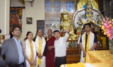 वित्तायोग के अध्यक्ष का गगल एयरपोर्ट पहुंचने पर उपमुख्यसचेतक ने किया स्वागत