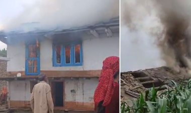 गैस सिलेंडर फटने से दो मंजिला मकान में लगी आग, लाखों रुपए का नुक्सान