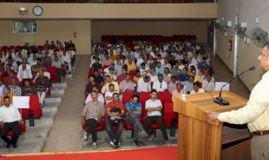 सामान्य पर्यवेक्षक ने पीठासीन अधिकारियों के प्रशिक्षण कार्यक्रम की अध्यक्षता की