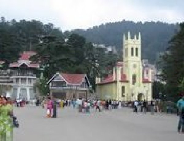चार्ली विला से शिमला क्लब तक सड़क पर 5 मई तक होगा टारिंग कार्य